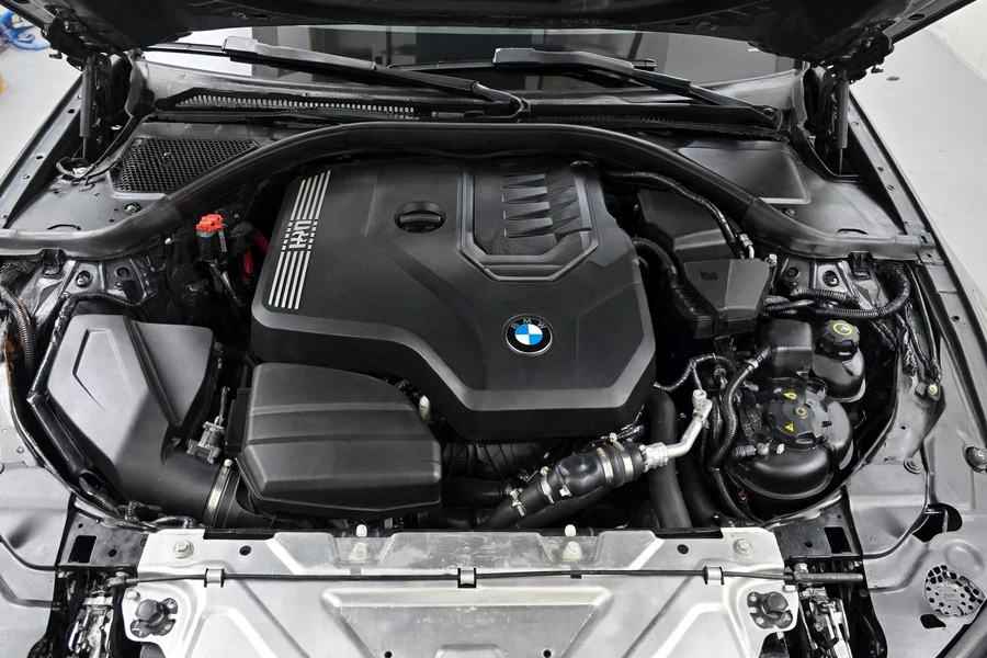 BMW B46TU turbocharged engine bay